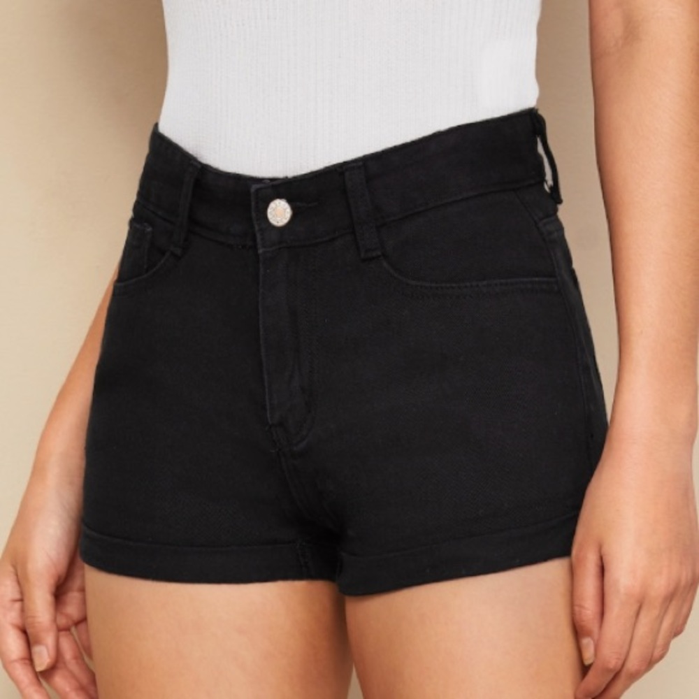 Black H&M shorts size 14